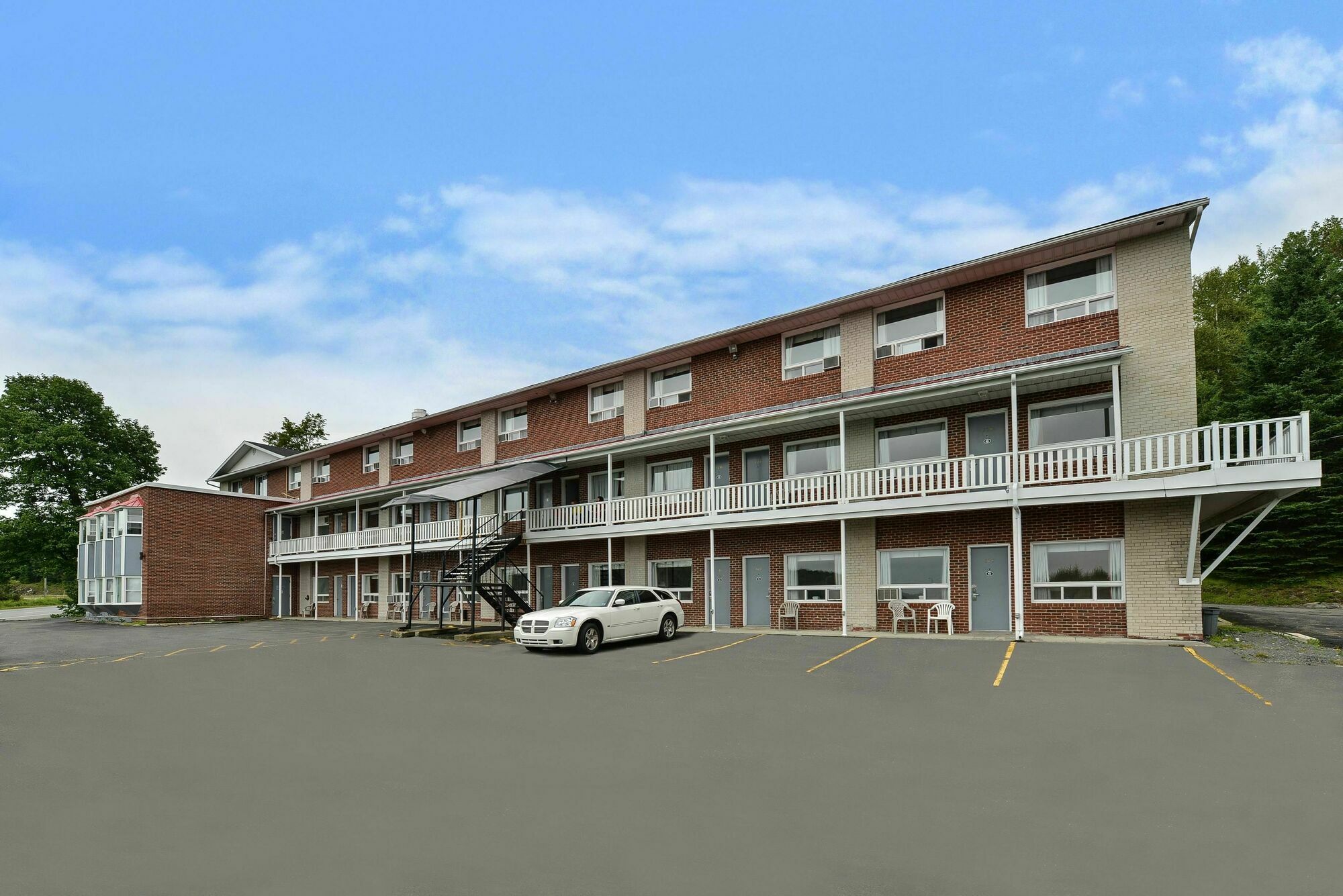 Rodeway Inn Woodstock Exterior photo